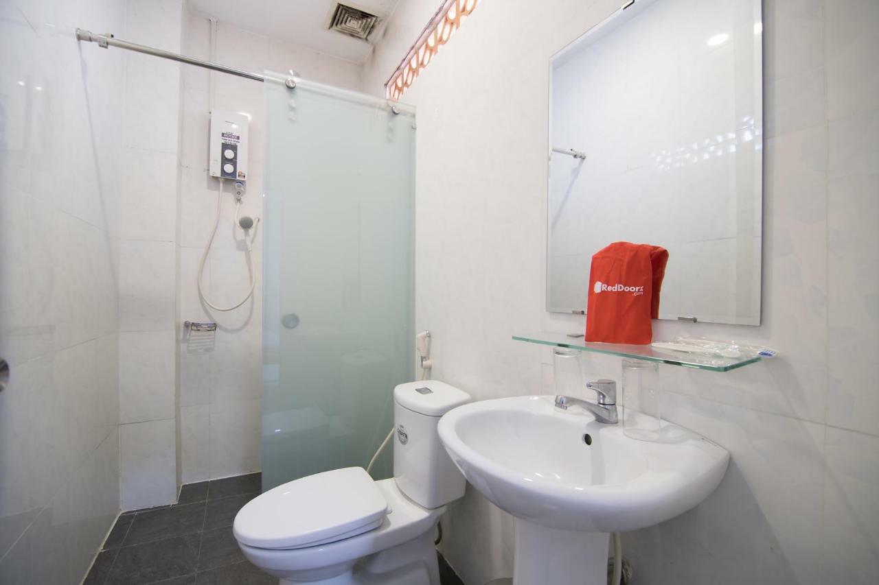 Reddoorz Near Nguyen Hue Walking Street 2 - Dorms Available Ho Şi Min Exterior foto
